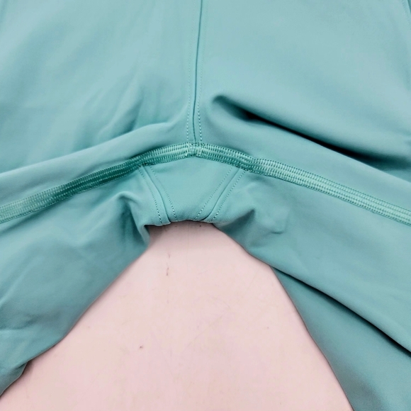 Lululemon On Pace Short *10" In  Washed Marsh Size 2 - Picture 10 of 14